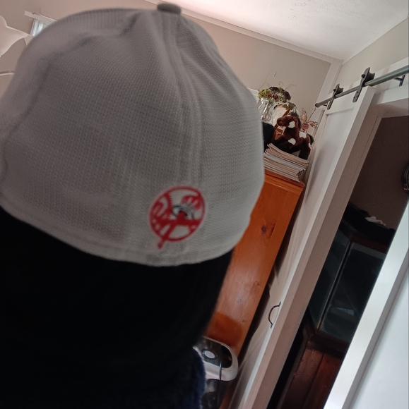 Yankees Genuine Merchandise Baseball Hat sm/med - Picture 3 of 6
